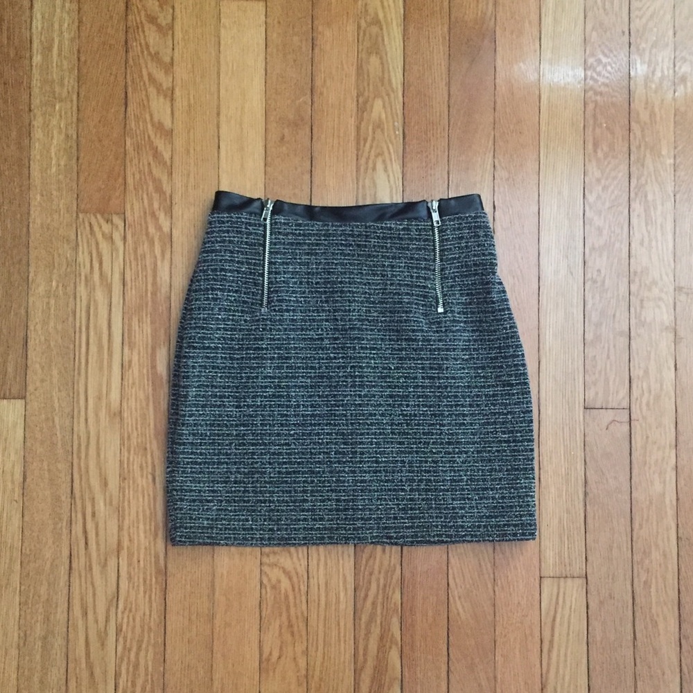 Gray and black miniskirt